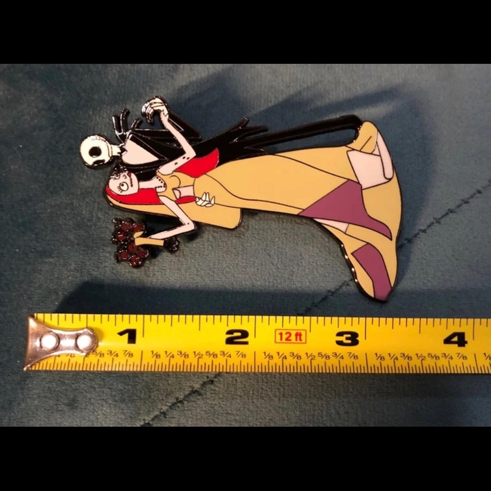 Jack & Sally Wedding Halloween Pin Brooch - Picture 3 of 4